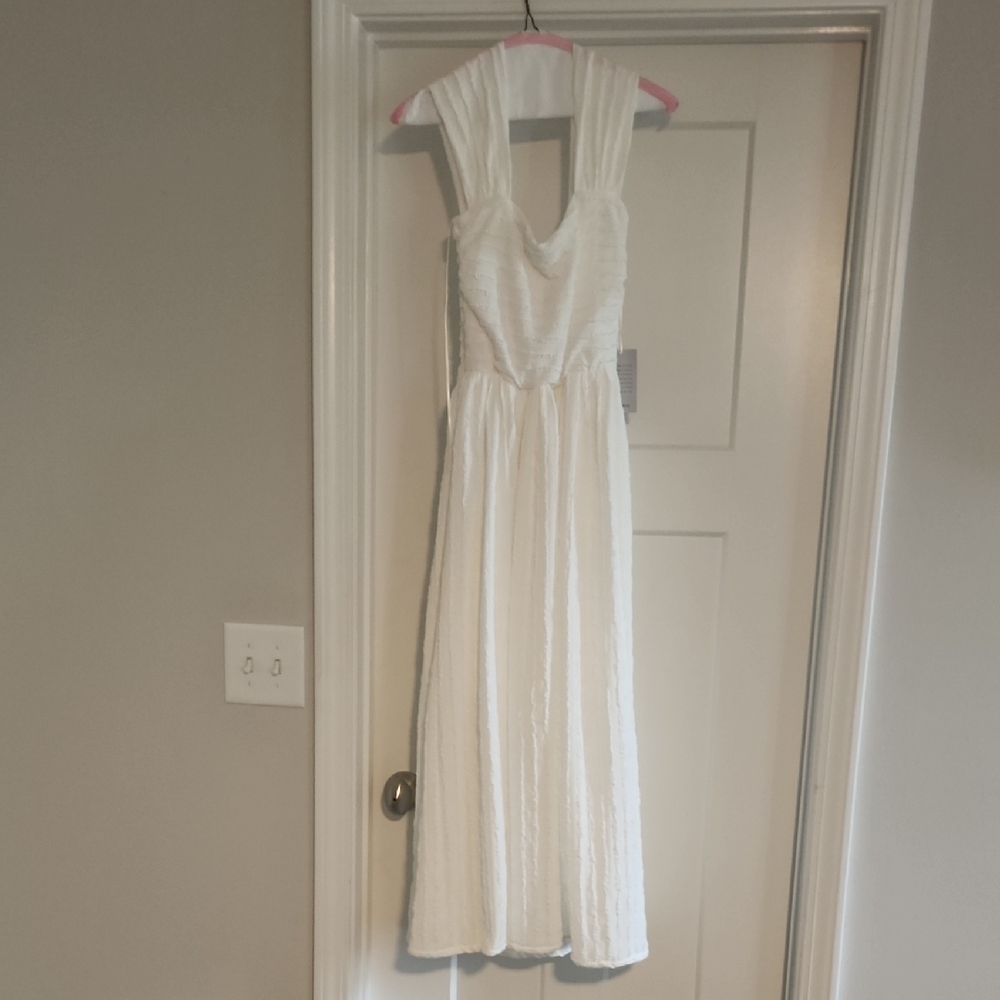 Max Studio White Sleeveless Dress